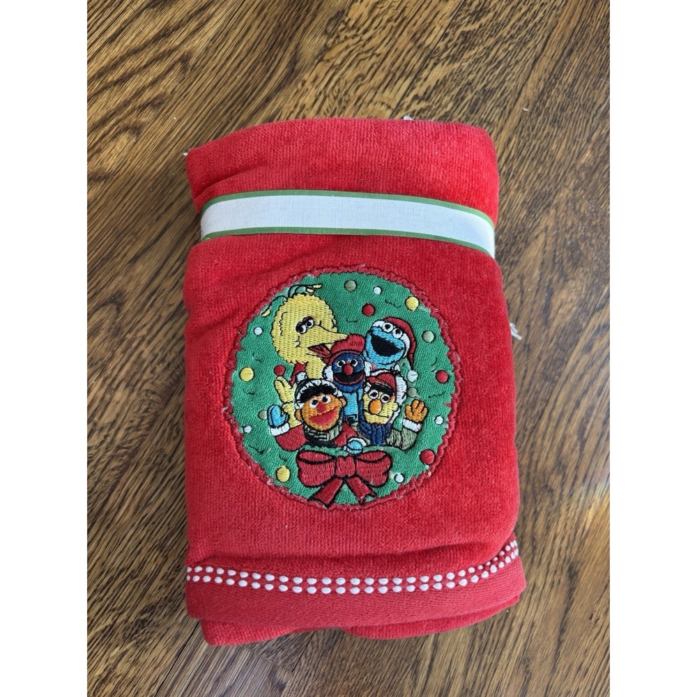 Sesame Street Red 2pk Hand Towels Christmas Holiday Big Bird Bert‎ Ernie Grover